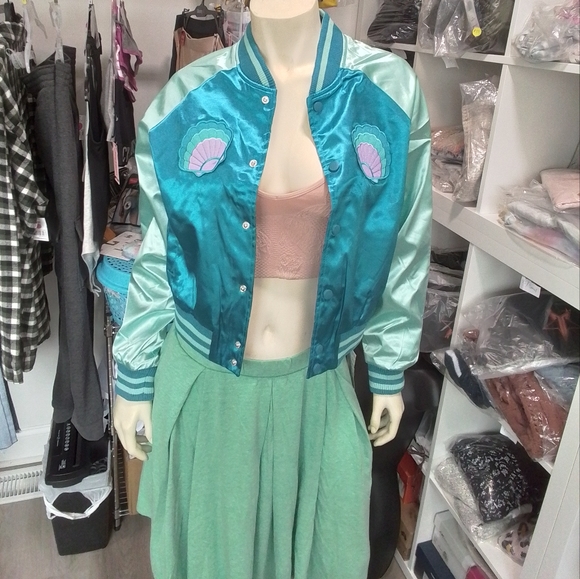 Iron Fist Bomber Satin Jacket NEW WITH TAGS - Picture 13 of 14